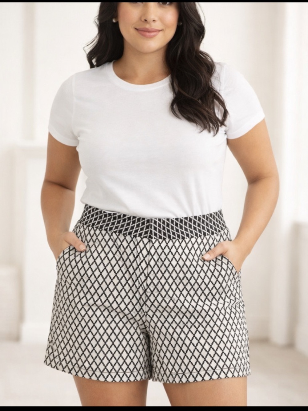 Boom Boom Jeans Women’s Black & White Diamond Pattern Shorts Size 13